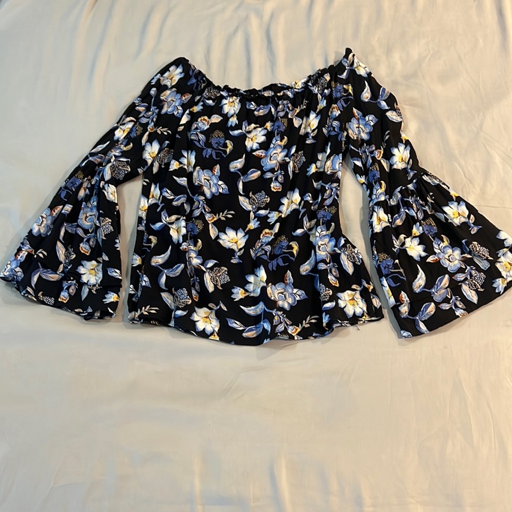 White House Black Market off the shoulder top size small